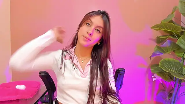 Snapshot of AlanaJones1 chatting on 9, 3, 2025 AlanaJones1 online show from 9, 3, 2025