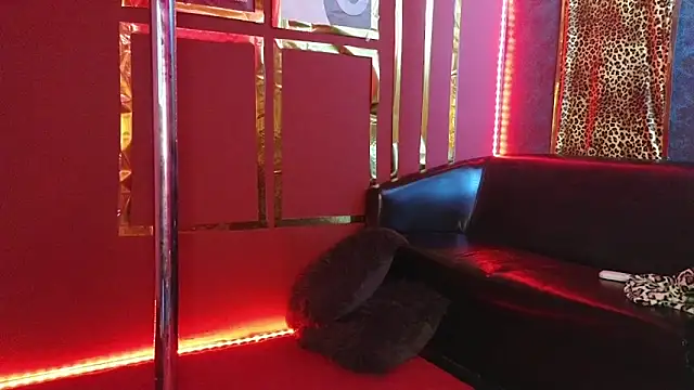 Snapshot of alissa4blonde chatting on 31, 10, 2025 alissa4blonde online show from 31, 10, 2025