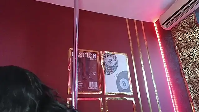 Snapshot of alissa4blonde chatting on 6, 11, 2025 alissa4blonde online show from 6, 11, 2025