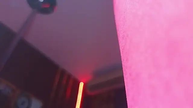 Snapshot of alissa4blonde chatting on 4, 12, 2025 alissa4blonde online show from 4, 12, 2025