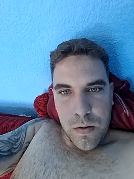 Snapshot of elcarli13 chatting on 14, 6, 2026 elcarli13 online show from 14, 6, 2026