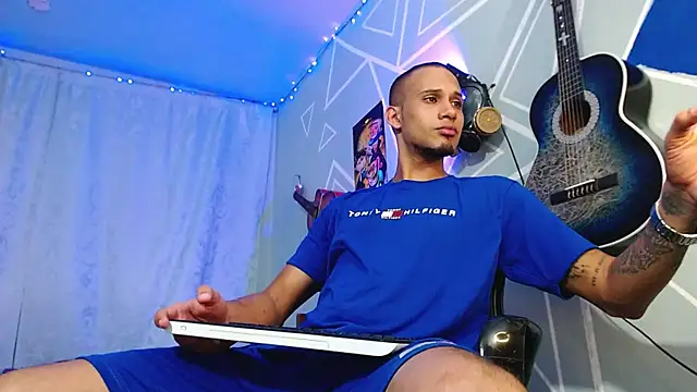 MagnusFrost online show from 21, 3, 2025