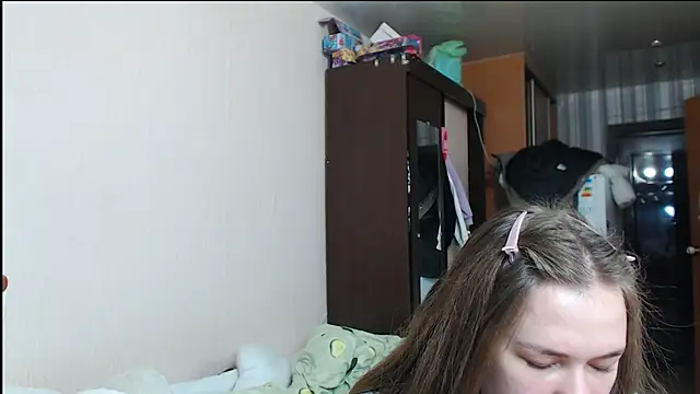 leila bambi  online show from 31, 12, 2024