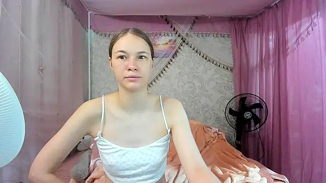 Snapshot of leila_bambi_ chatting on 1, 6, 2026 leila bambi online show from 1, 6, 2026