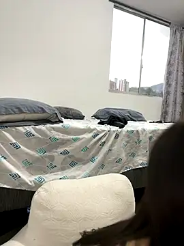 Latina vanessa online show from 21, 10, 2025