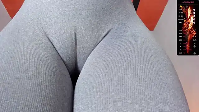 Snapshot of Donnapaul chatting on 2, 11, 2025 Donnapaul online show from 2, 11, 2025