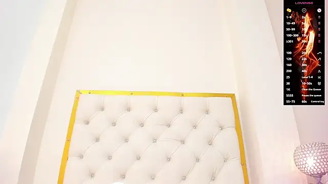 Snapshot of Donnapaul chatting on 24, 11, 2025 Donnapaul online show from 24, 11, 2025