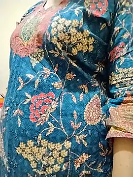 Snapshot of Ameera19 chatting on 13, 5, 2026 Ameera19 online show from 13, 5, 2026