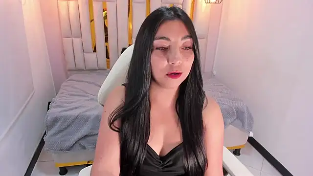 Karla hernandez  online show from 13, 2, 2025