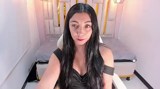 Karla hernandez  online show from 10, 3, 2025