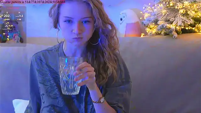 Snapshot of Alexandra_Demore chatting on 4, 2, 2025 Alexandra Demore online show from 4, 2, 2025