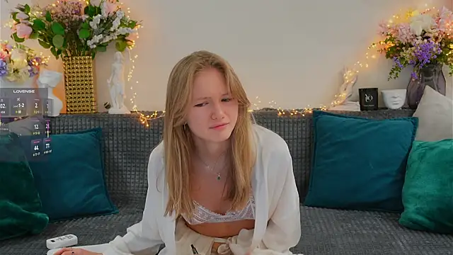 Snapshot of Alexandra_Demore chatting on 17, 2, 2025 Alexandra Demore online show from 17, 2, 2025