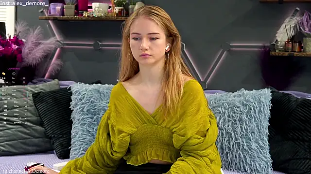 Snapshot of Alexandra_Demore chatting on 18, 9, 2025 Alexandra Demore online show from 18, 9, 2025