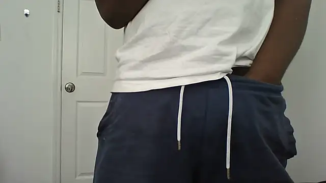 Snapshot of ThatDickSexy2 chatting on 19, 9, 2025 ThatDickSexy2 online show from 19, 9, 2025