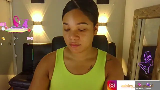 Snapshot of ashley_Tompson1 chatting on 12, 3, 2025 ashley Tompson1 online show from 12, 3, 2025