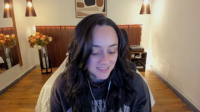 KatherineBond online show from 18, 6, 2026