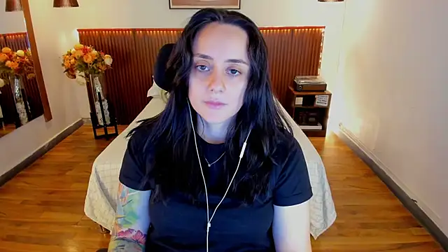 Snapshot of KatherineBond chatting on 27, 6, 2026 KatherineBond online show from 27, 6, 2026