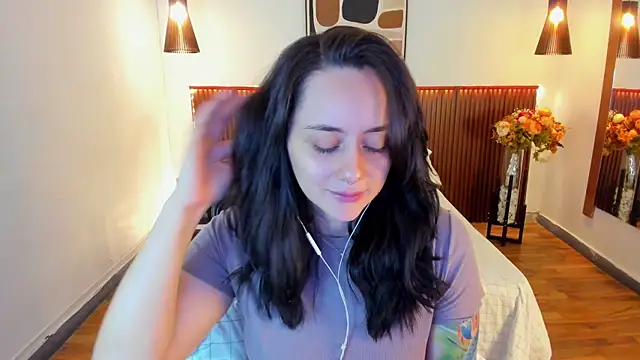 Snapshot of KatherineBond chatting on 7, 7, 2026 KatherineBond online show from 7, 7, 2026