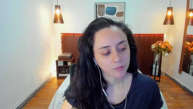 Snapshot of KatherineBond chatting on 8, 7, 2026 KatherineBond online show from 8, 7, 2026