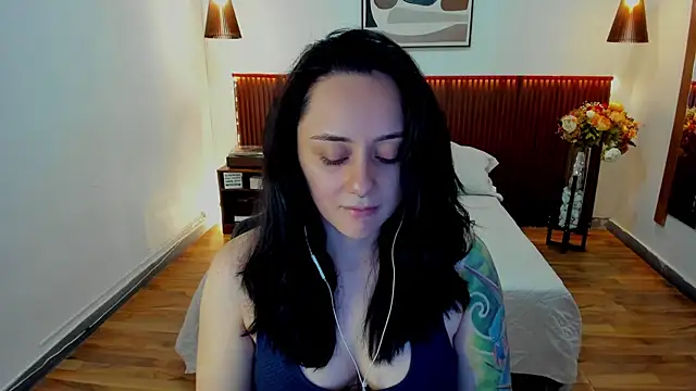 Snapshot of KatherineBond chatting on 24, 7, 2026 KatherineBond online show from 24, 7, 2026