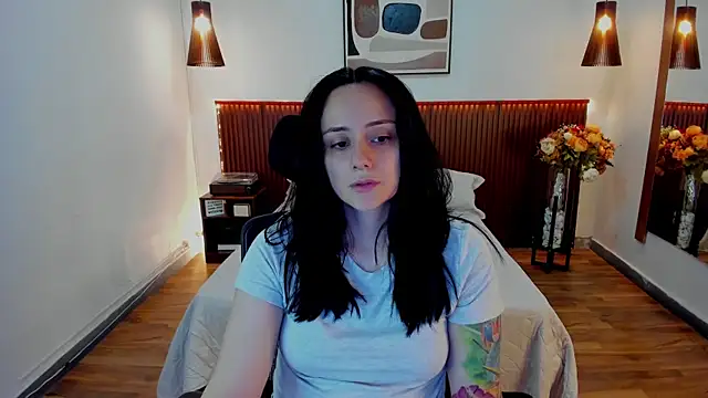 Snapshot of KatherineBond chatting on 28, 7, 2026 KatherineBond online show from 28, 7, 2026