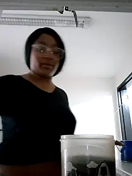 Adelehottman online show from 6, 11, 2025