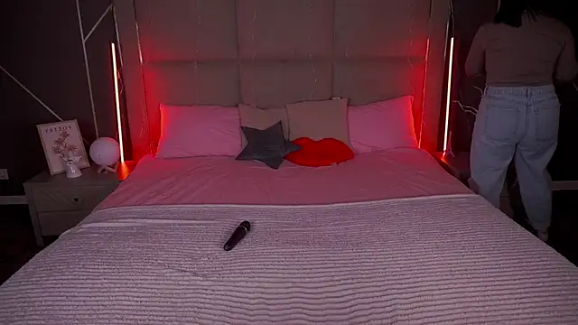 SusieWood online show from 16, 3, 2026