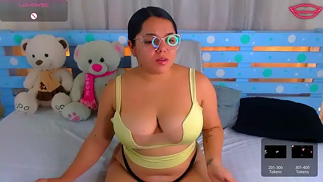 Snapshot of Sara-04 chatting on 18, 12, 2024 Sara-04 online show from 18, 12, 2024