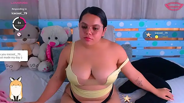 Snapshot of Sara-04 chatting on 23, 12, 2024 Sara-04 online show from 23, 12, 2024