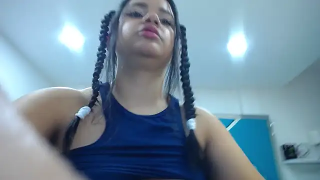  Miaaleon online show from 5, 3, 2025