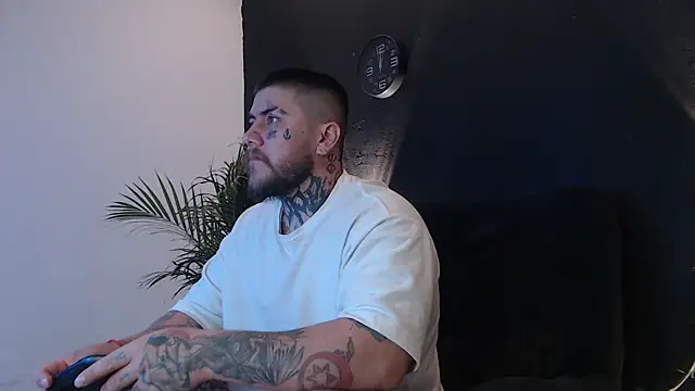 Ash gusbig online show from 16, 3, 2025