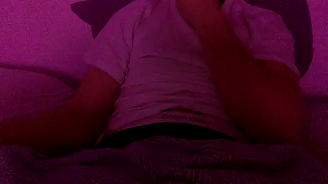 Snapshot of Emilisbig chatting on 5, 2, 2025 Emilisbig online show from 5, 2, 2025