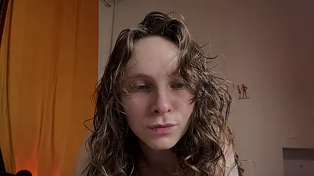 MikkyMoony online show from 21, 11, 2025