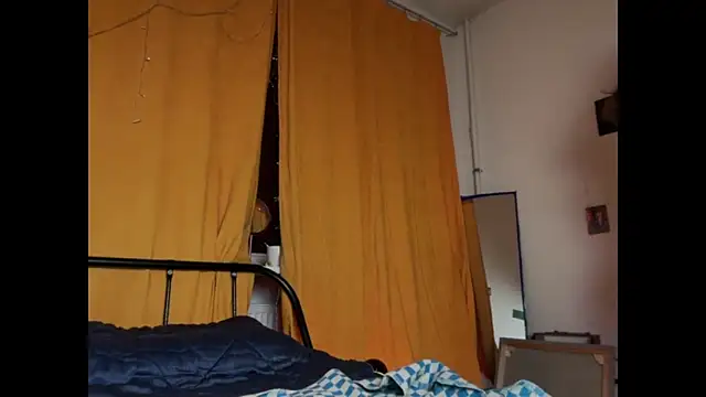 MikkyMoony online show from 29, 11, 2025