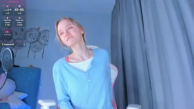 Snapshot of JennyWoody chatting on 9, 1, 2025 JennyWoody online show from 9, 1, 2025