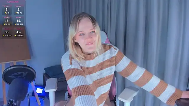 Snapshot of JennyWoody chatting on 12, 1, 2025 JennyWoody online show from 12, 1, 2025