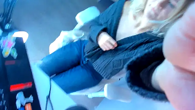 Snapshot of JennyWoody chatting on 21, 9, 2025 JennyWoody online show from 21, 9, 2025