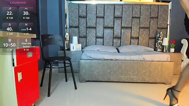 Matureyulyet online show from 4, 10, 2025