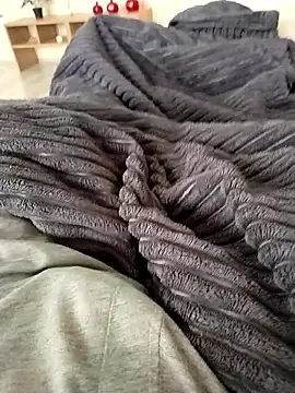 Snapshot of milf_hunter_35 chatting on 31, 3, 2026 milf hunter 35 online show from 31, 3, 2026