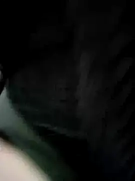 Snapshot of milf_hunter_35 chatting on 1, 4, 2026 milf hunter 35 online show from 1, 4, 2026