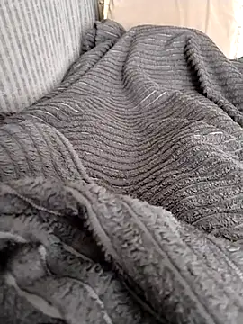 Snapshot of milf_hunter_35 chatting on 3, 4, 2026 milf hunter 35 online show from 3, 4, 2026