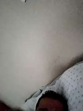 Snapshot of milf_hunter_35 chatting on 11, 4, 2026 milf hunter 35 online show from 11, 4, 2026