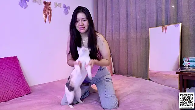 Snapshot of pink_flower_ chatting on 28, 4, 2026 pink flower online show from 28, 4, 2026