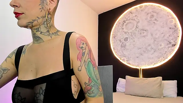 GinebraaFox  online show from 6, 2, 2025