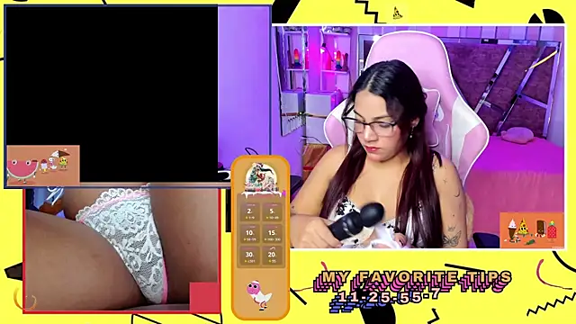 Snapshot of PetiteSophie_ chatting on 2, 1, 2025 PetiteSophie online show from 2, 1, 2025