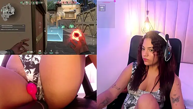 Snapshot of PetiteSophie_ chatting on 3, 1, 2025 PetiteSophie online show from 3, 1, 2025