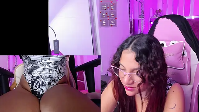 Snapshot of PetiteSophie_ chatting on 13, 3, 2025 PetiteSophie online show from 13, 3, 2025