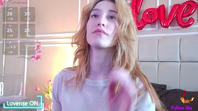 SerenaBennet online show from 8, 3, 2025