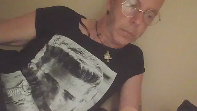 Snapshot of SHARPSkinhead chatting on 23, 7, 2026 SHARPSkinhead online show from 23, 7, 2026