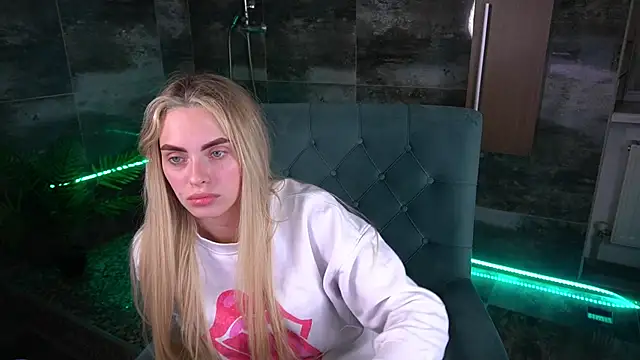 ChloeBrightt online show from 11, 11, 2025